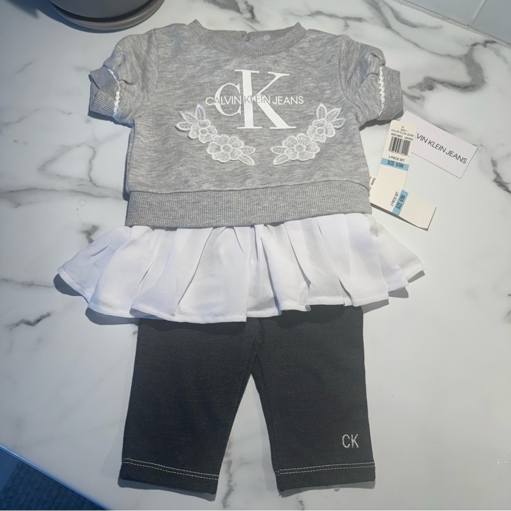 Calvin Klein Outfit 6-9M